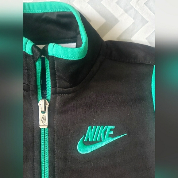 Nike full zip Baby Boy's sweater Size 6-9 months - Picture 3 of 3